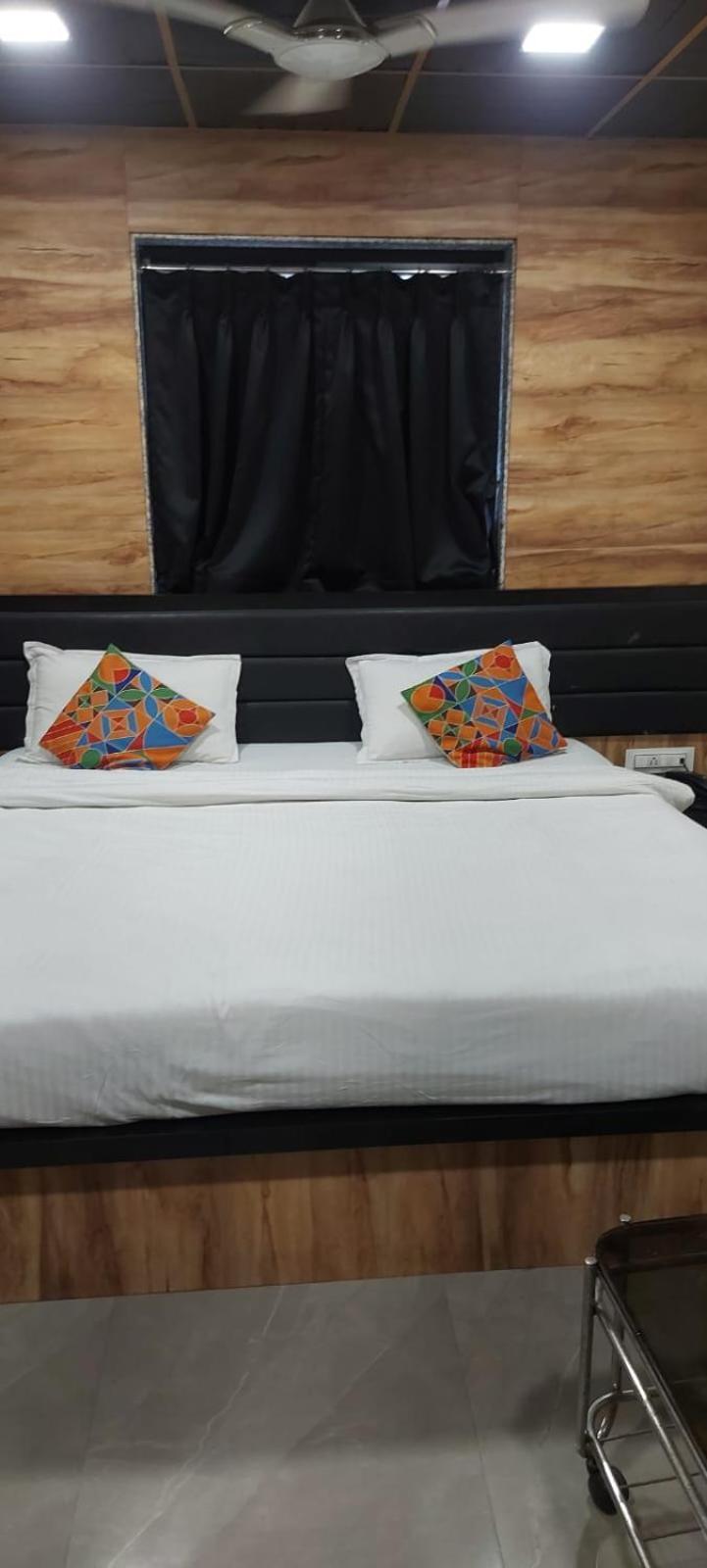 Glitz Hotels Sai Guest House - Nr Inorbit Mall Vashi Navi Mumbai Exterior foto